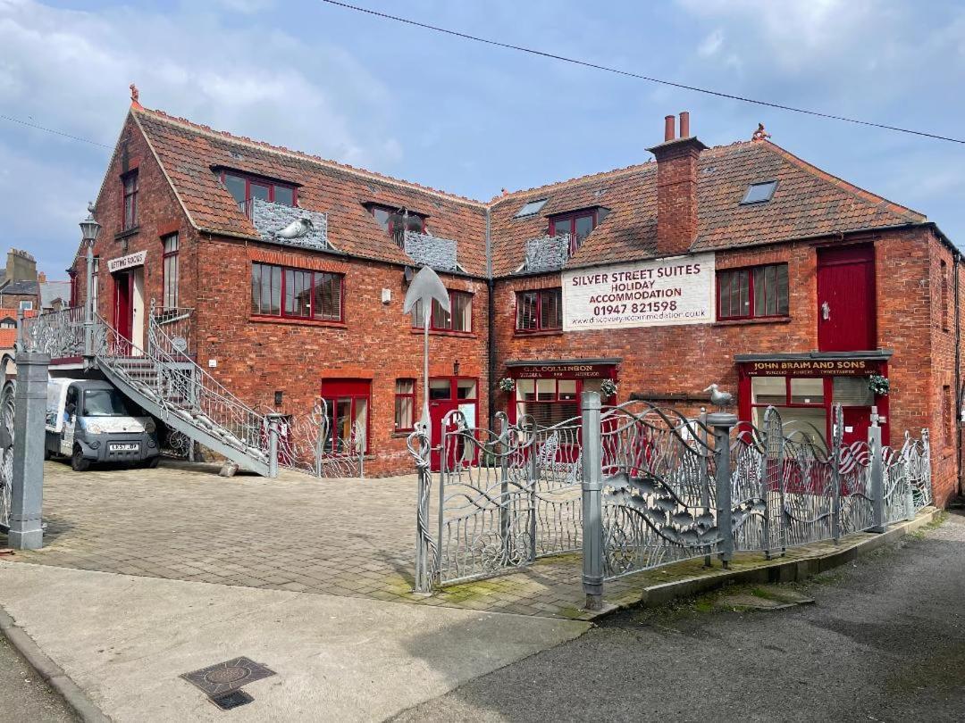 Silver Street Suites Whitby Esterno foto
