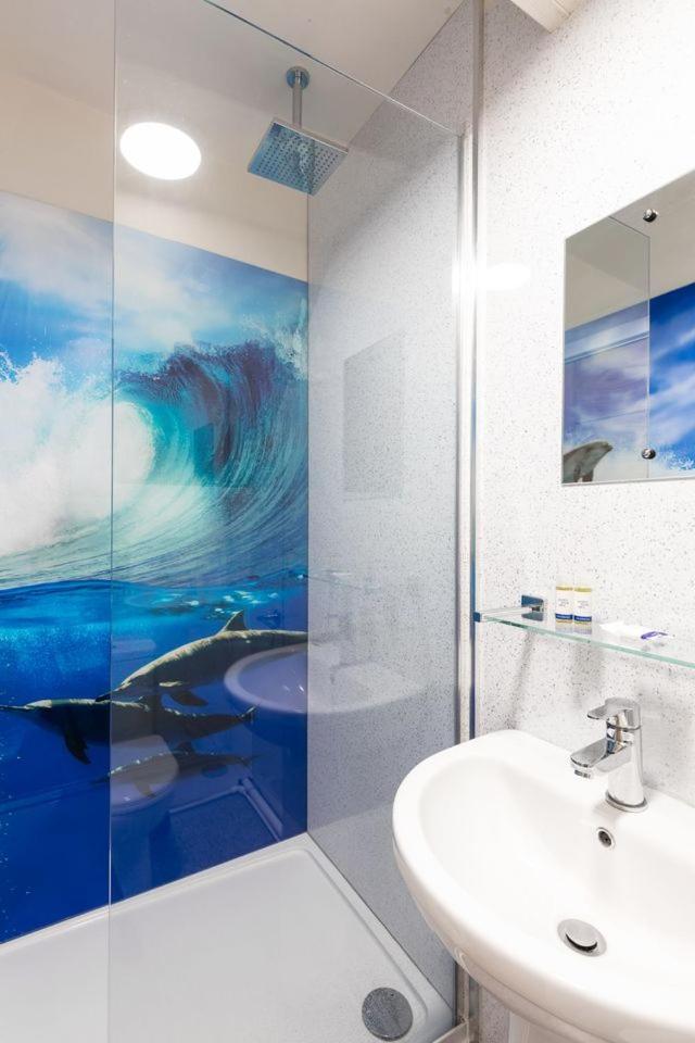 Silver Street Suites Whitby Esterno foto
