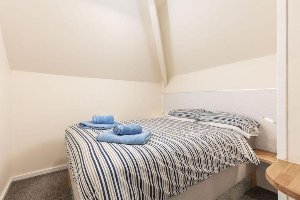Silver Street Suites Whitby Esterno foto