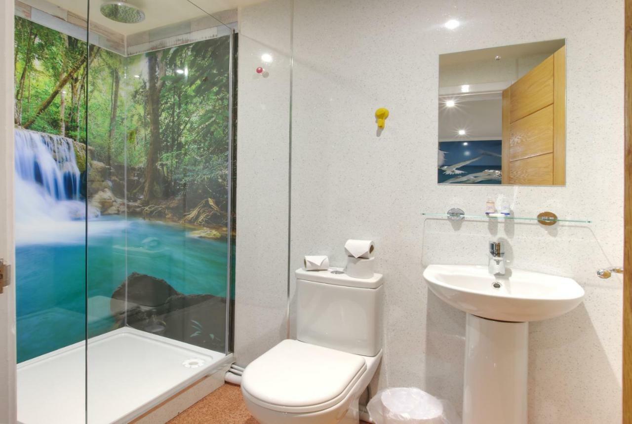 Silver Street Suites Whitby Esterno foto