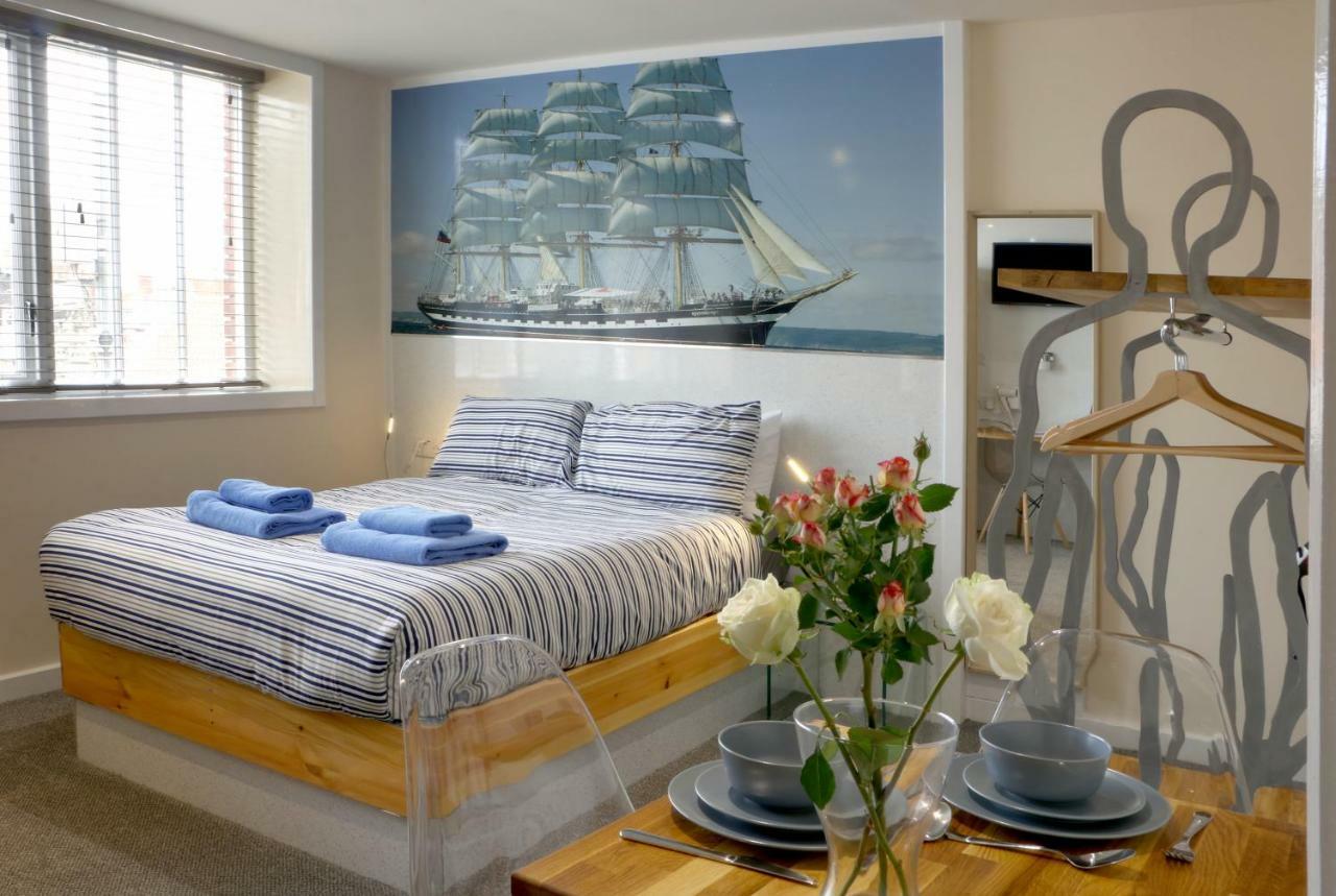Silver Street Suites Whitby Esterno foto