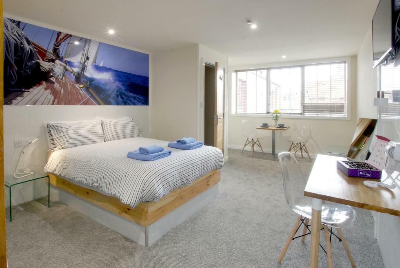Silver Street Suites Whitby Esterno foto