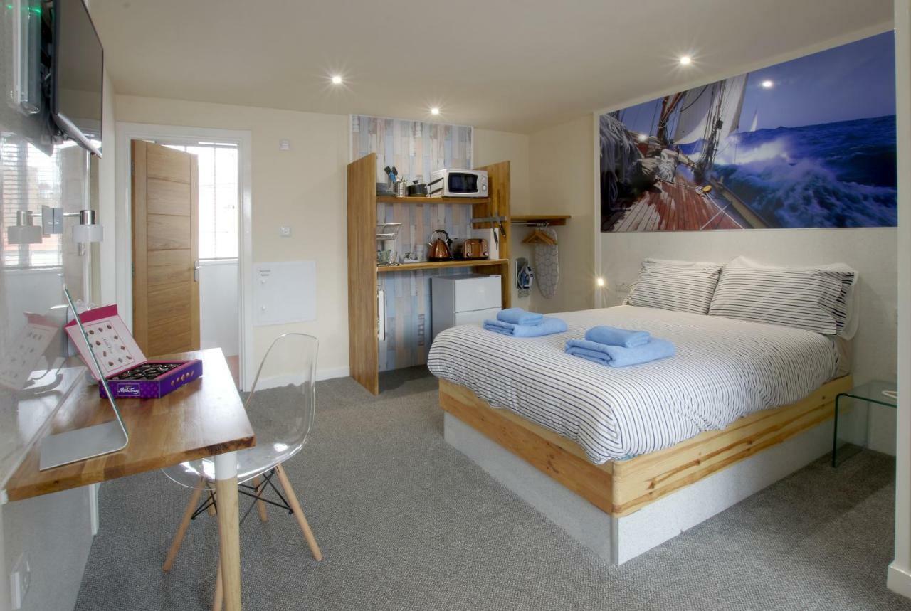 Silver Street Suites Whitby Esterno foto