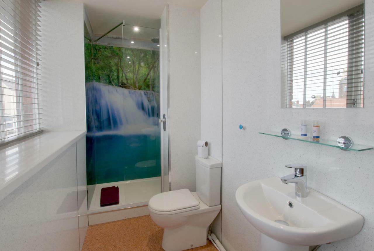 Silver Street Suites Whitby Esterno foto